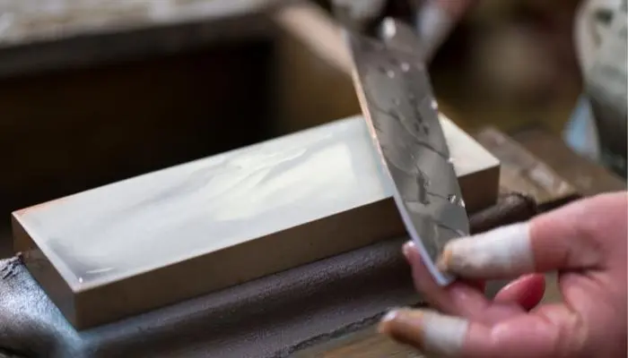 How to sharpen a hunting knife